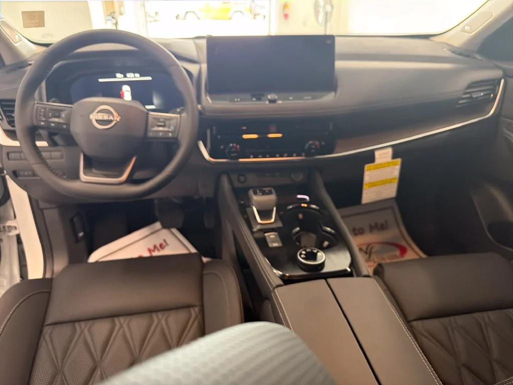 New 2026 White Nissan Platinum image 14