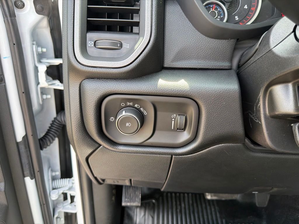 New 2026 Bright White Clearcoat RAM Tradesman image 17
