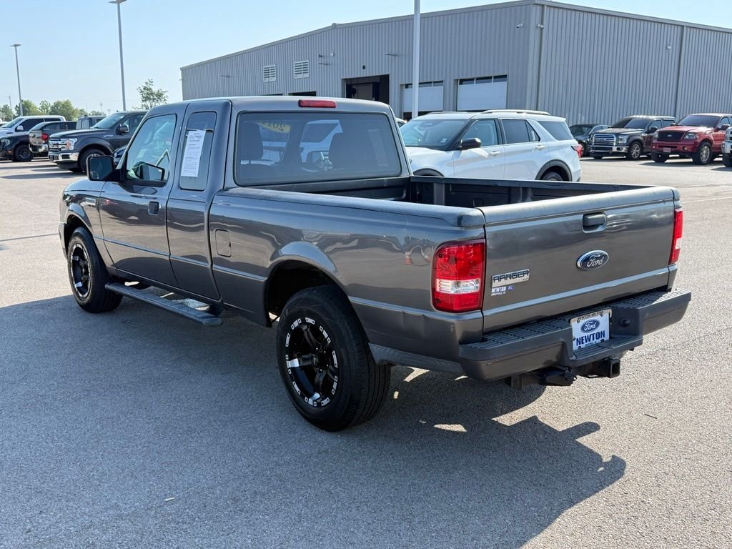 Used 2011 Gray Ford XLT image 32