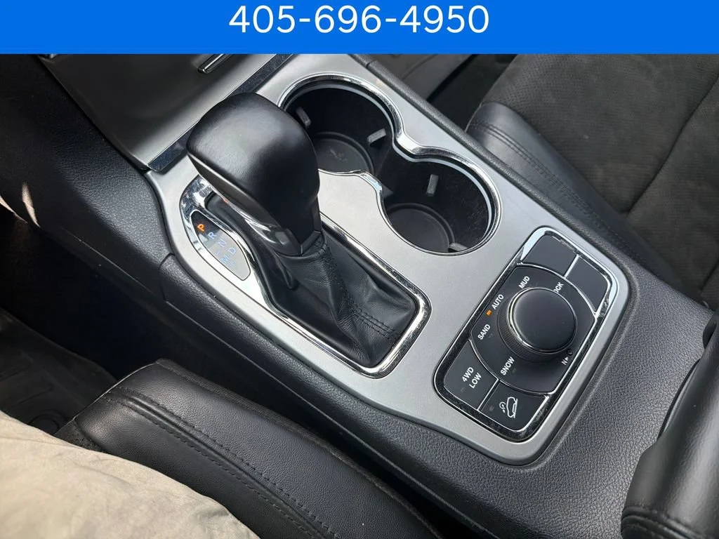 Pre-Owned 2022 Jeep Grand Cherokee WK Laredo X