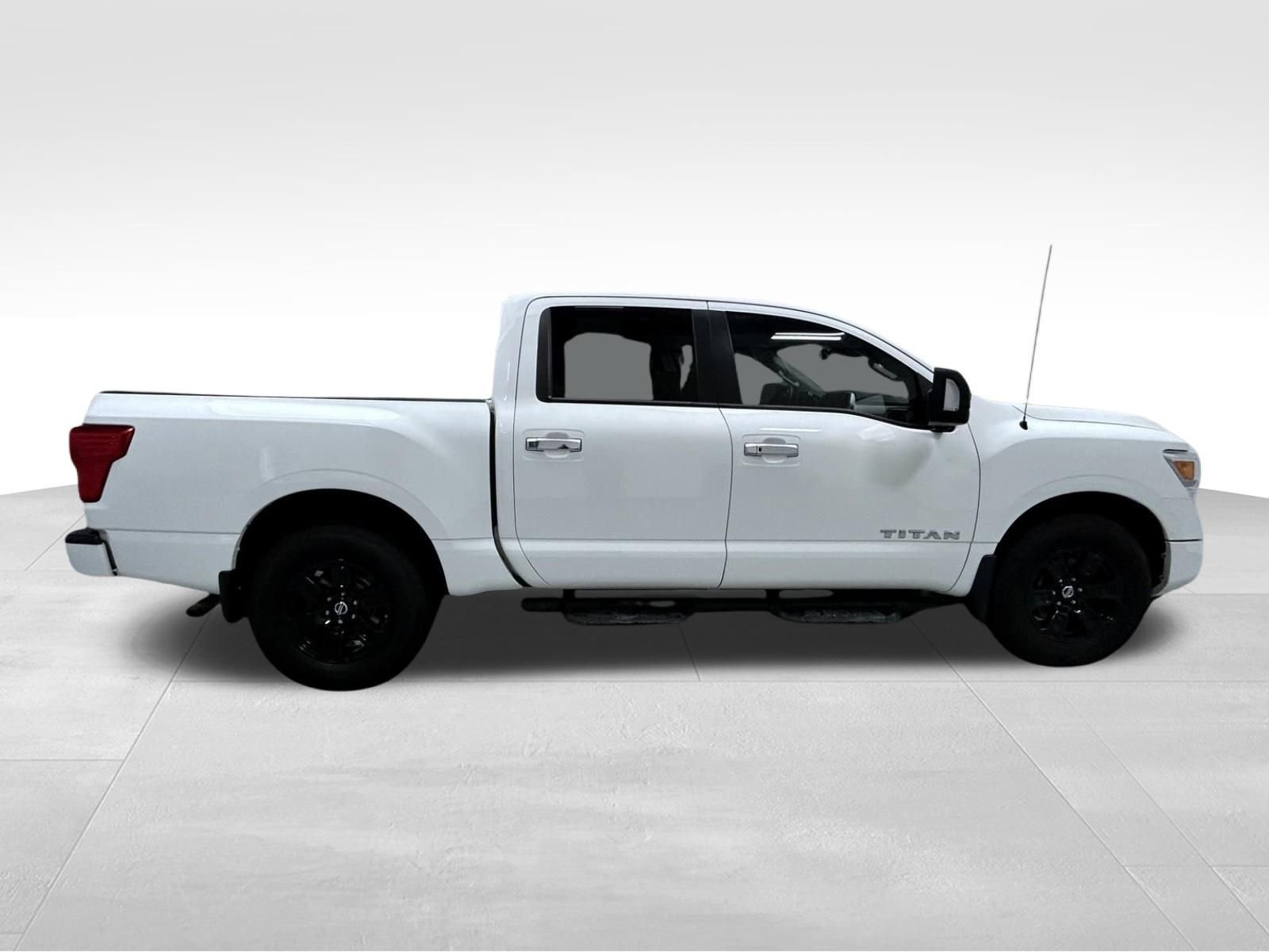 Used 2021 White Nissan SV image 4