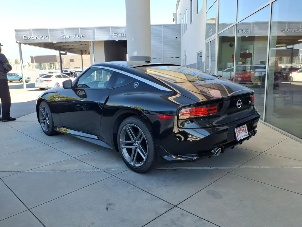 New 2027 Black Diamond Pearl Nissan Sport image 8