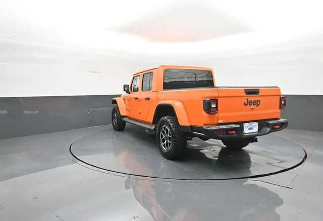 Used 2025  Jeep Rubicon image 5