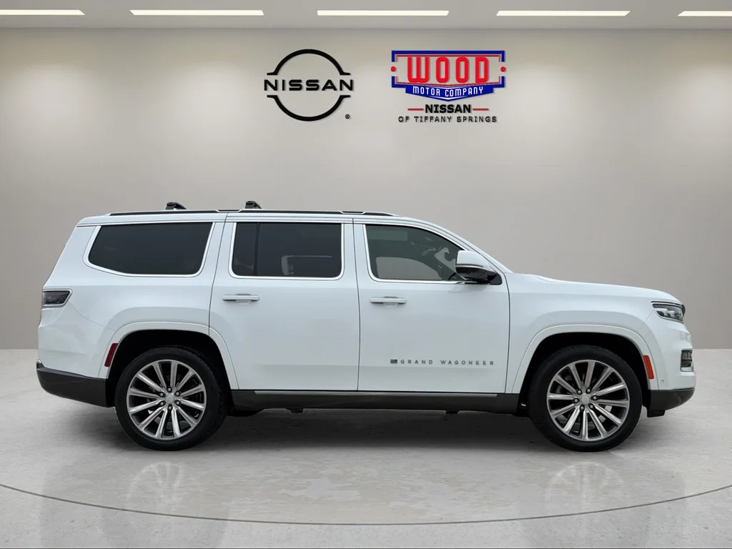 Used 2022 Bright White Clearcoat Jeep Series II image 2