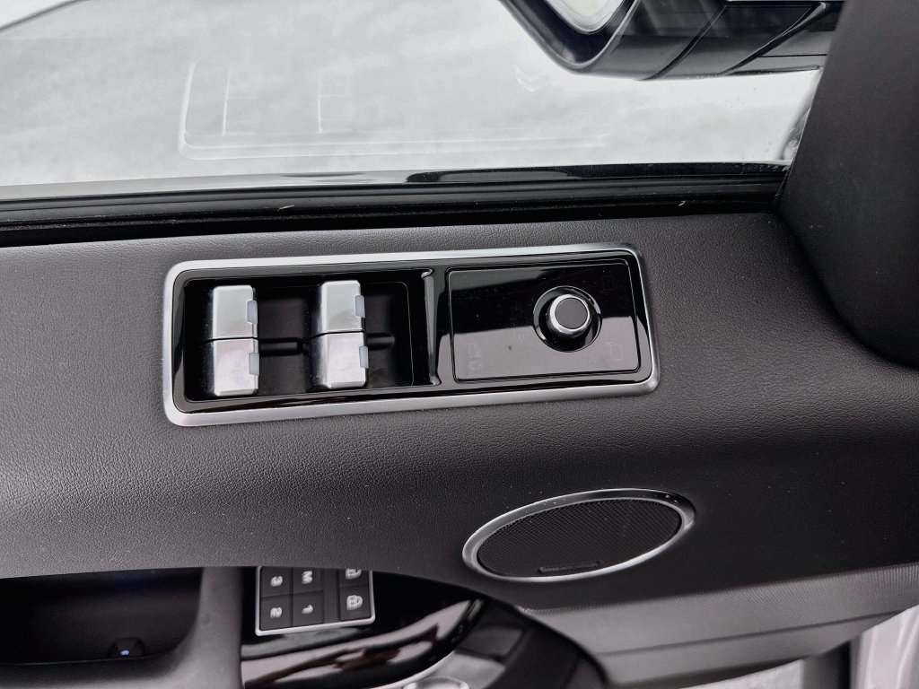 Used 2021 Silver Land Rover HSE Silver Edition image 18