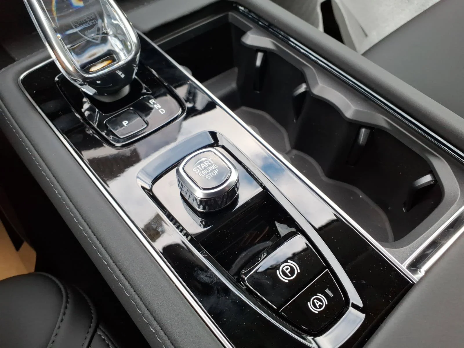 2027 Volvo XC90 Plus - Photo 9