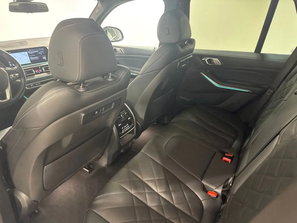 Used 2023 Jet Black BMW xDrive40i image 21