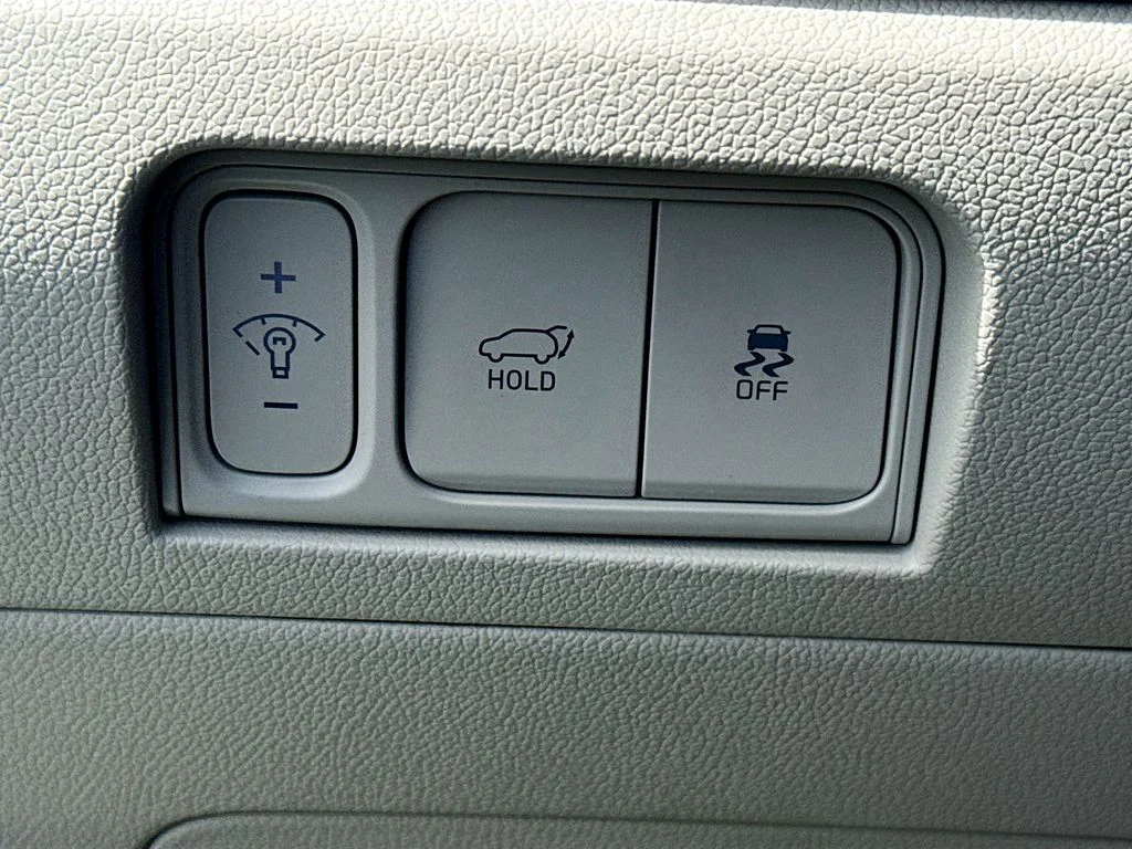 Used 2025 White Kia SX image 11