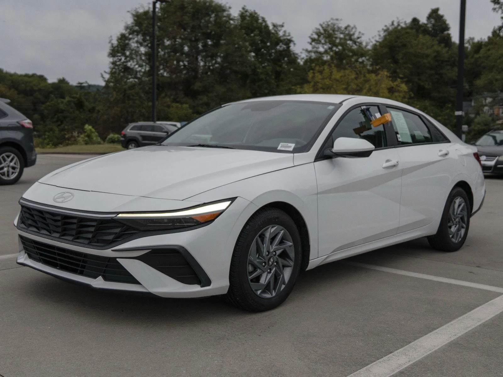 Used 2024 Serenity White Hyundai SEL image 3
