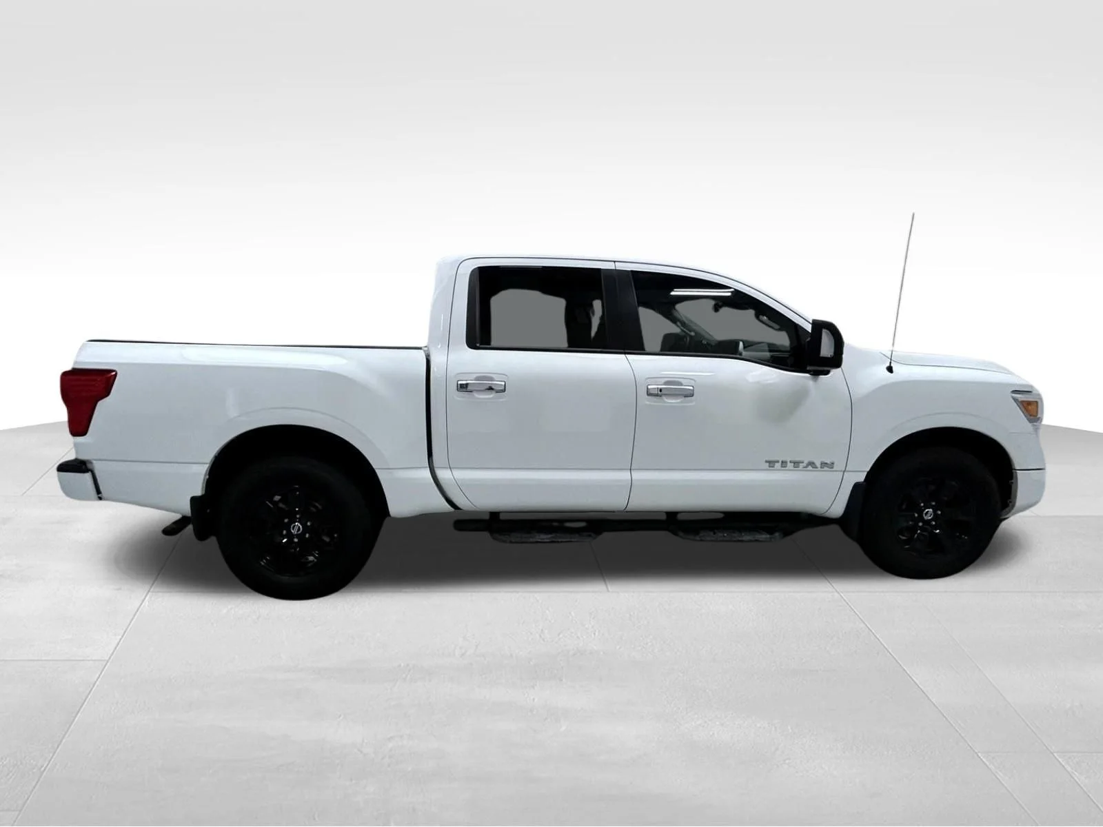 Used 2021 White Nissan SV image 4