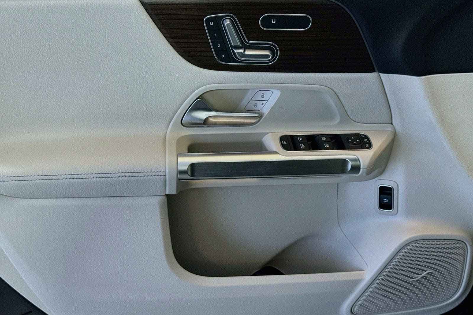 New 2026 Night Black Mercedes-Benz GLB 250 image 16