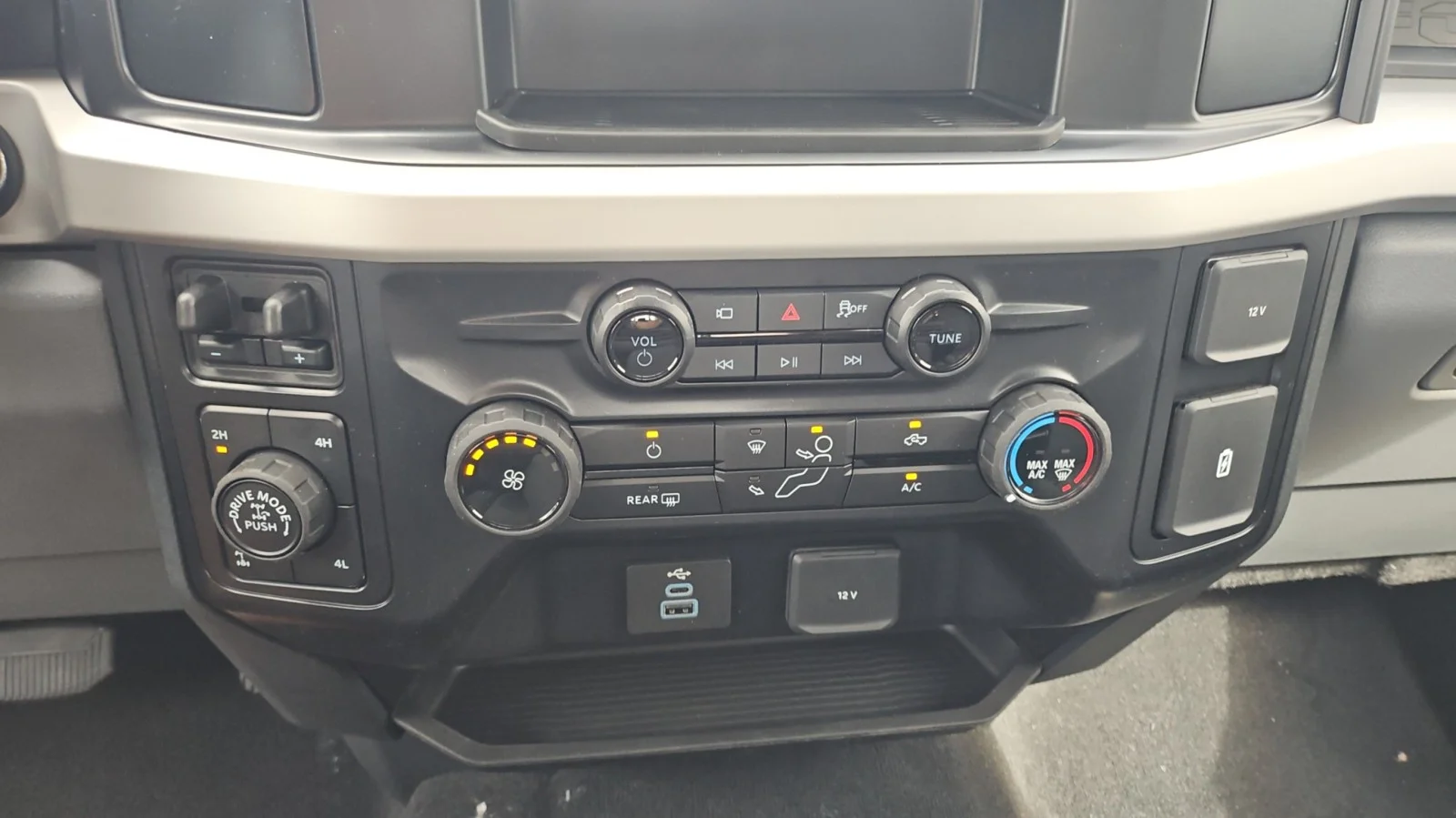 New 2027 Carbonized Gray Metallic Ford XL 4WD image 18
