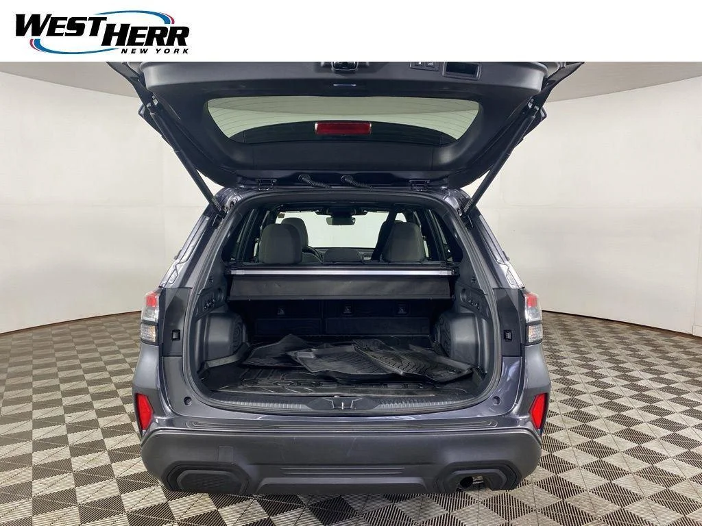 Used 2025 Magnetite Gray Metallic Subaru Premium image 20