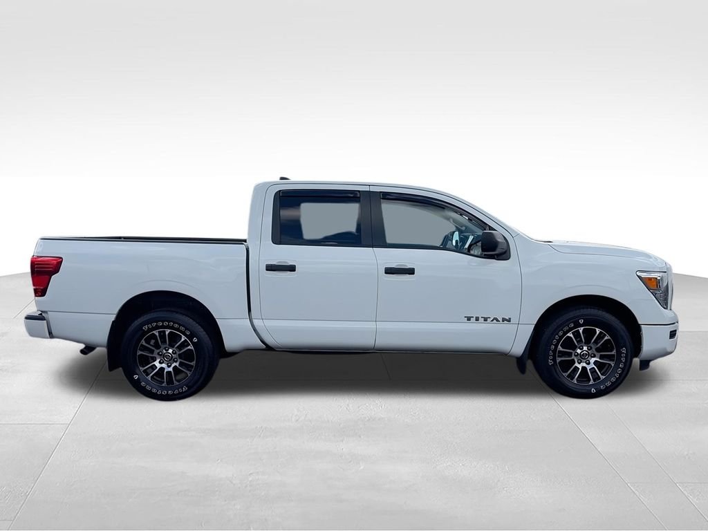 Certified Used 2022 White Nissan SV image 10