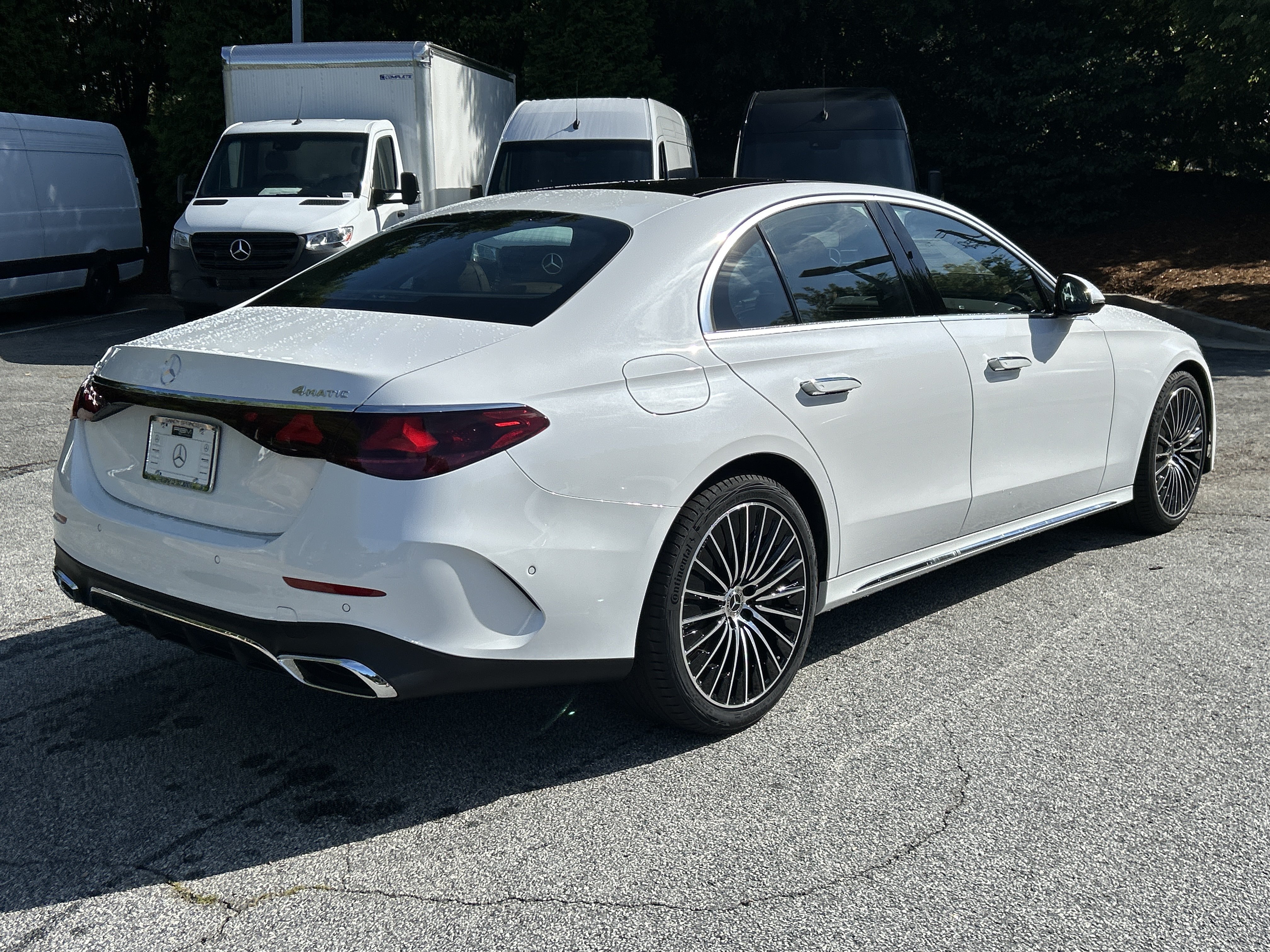 New 2026 MANUFAKTUR Moonlight White Metallic Mercedes-Benz E 450 4MATIC® Sedan image 6