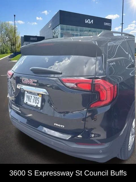 Used 2018 Black GMC SLE image 16