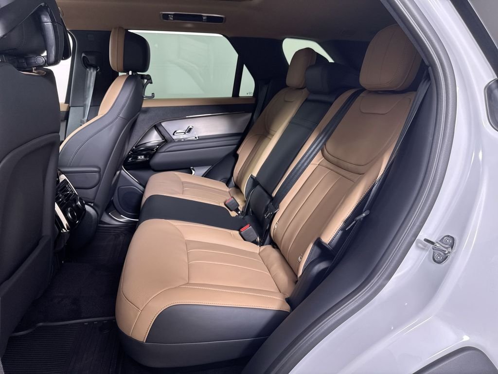 New 2026 OSTUNI PRL WHT Land Rover Dynamic SE image 20
