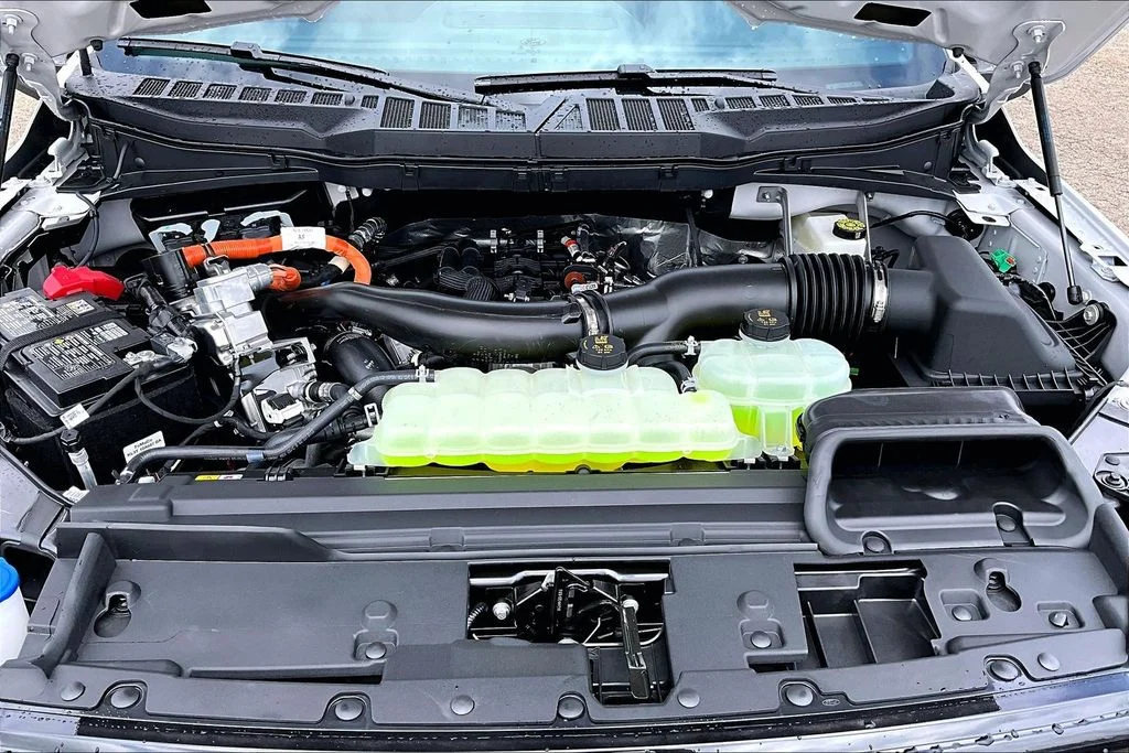 New 2026 White Ford XLT image 13