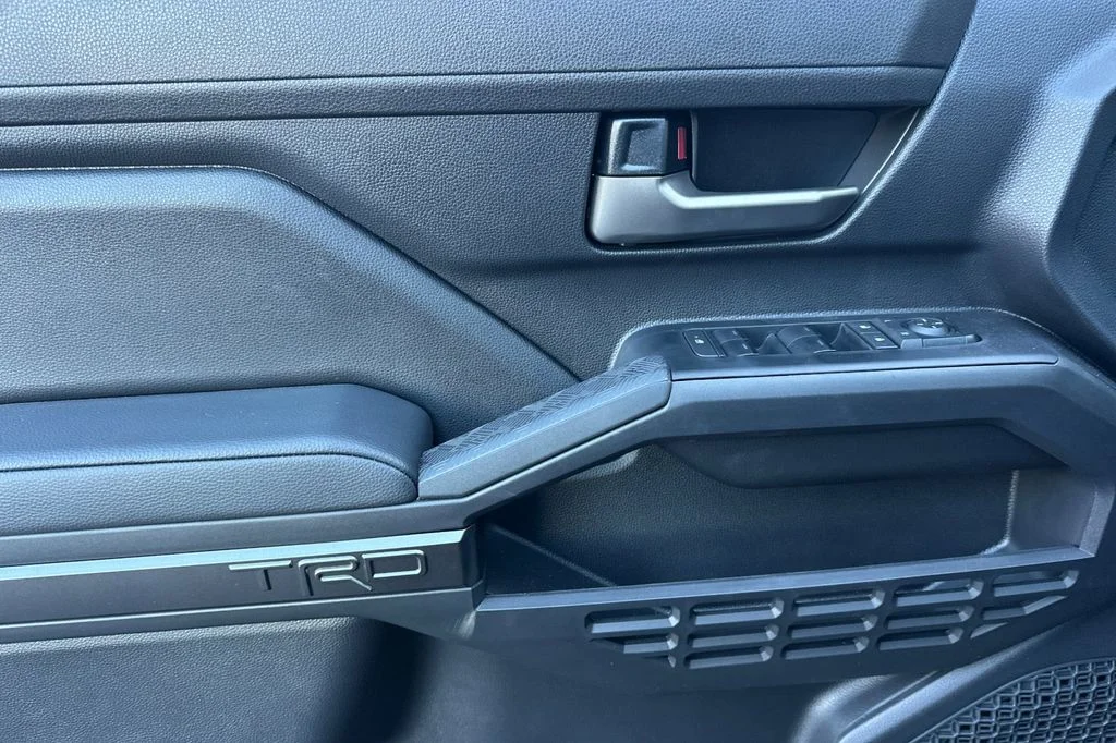 2025 Toyota Tacoma TRD Off Road - Photo 11