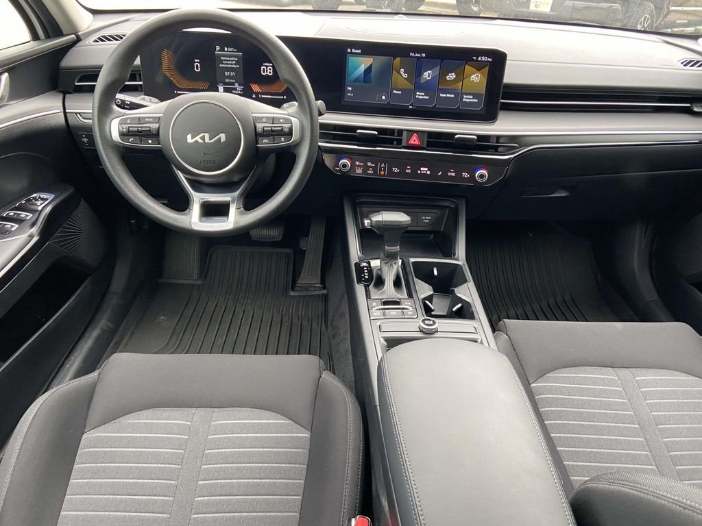 Used 2025 White Kia LXS image 11