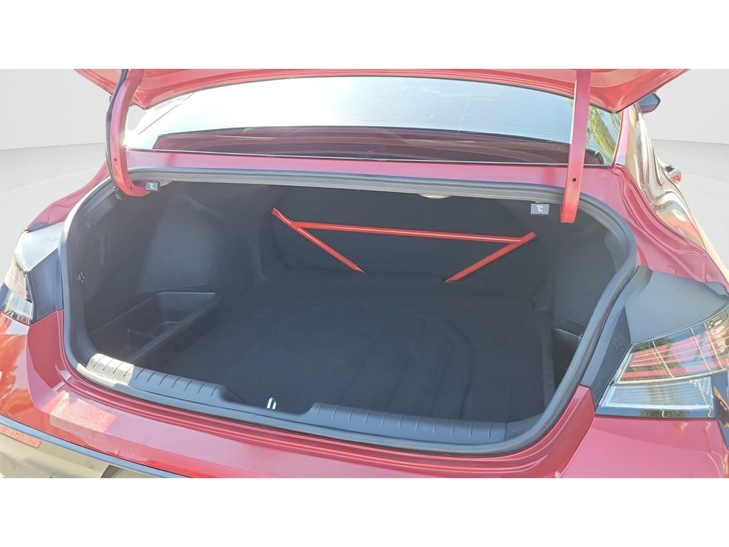 2025 Hyundai Elantra N - Photo 9