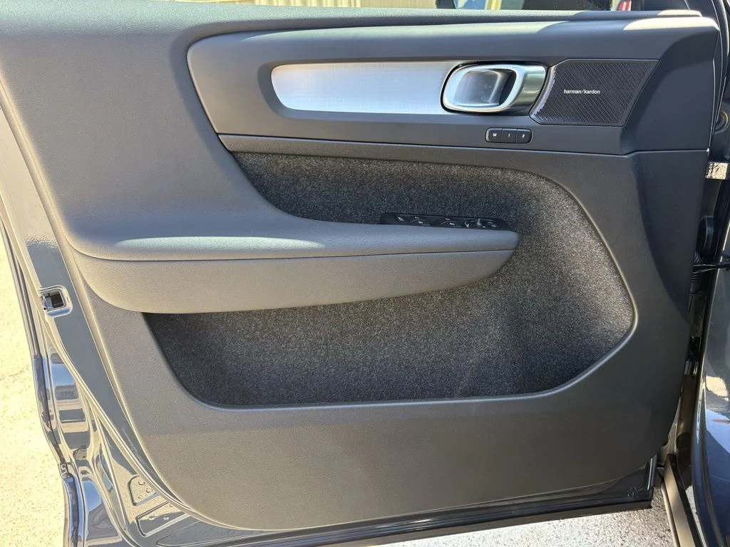 New 2026 Denim Blue Volvo Ultra image 10