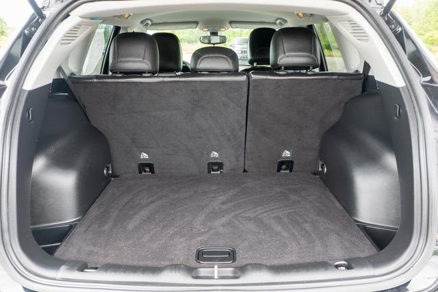 Used 2019 Black Jeep Latitude image 10