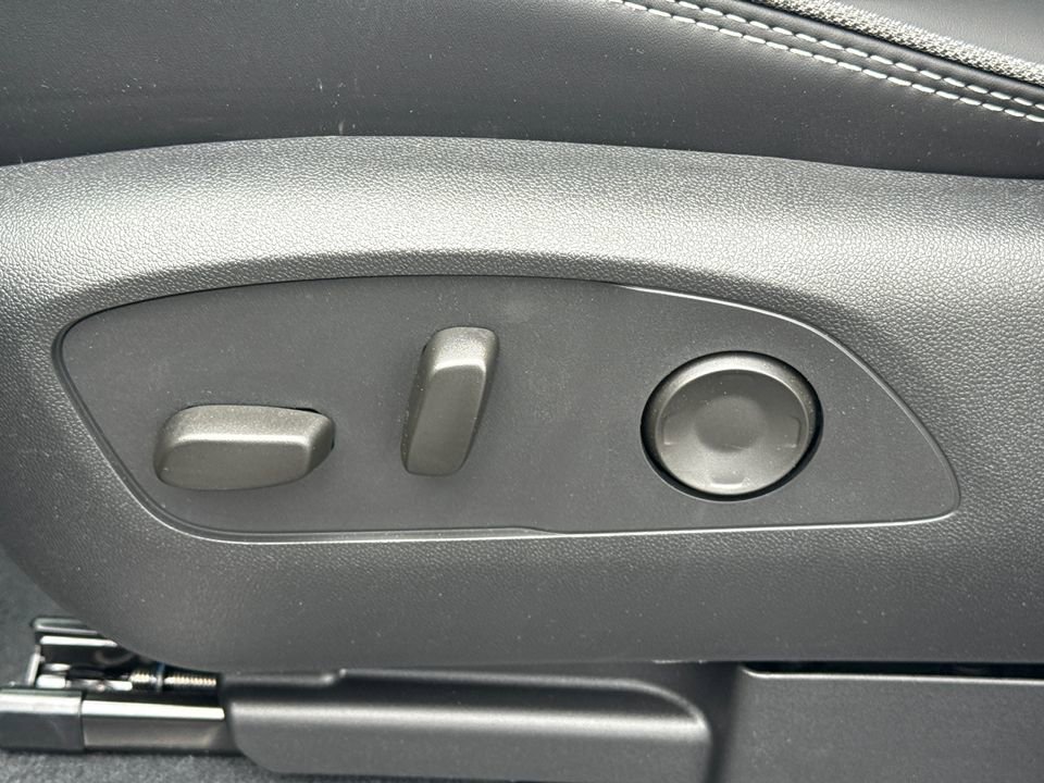 2025 GMC Sierra EV Denali - Photo 19