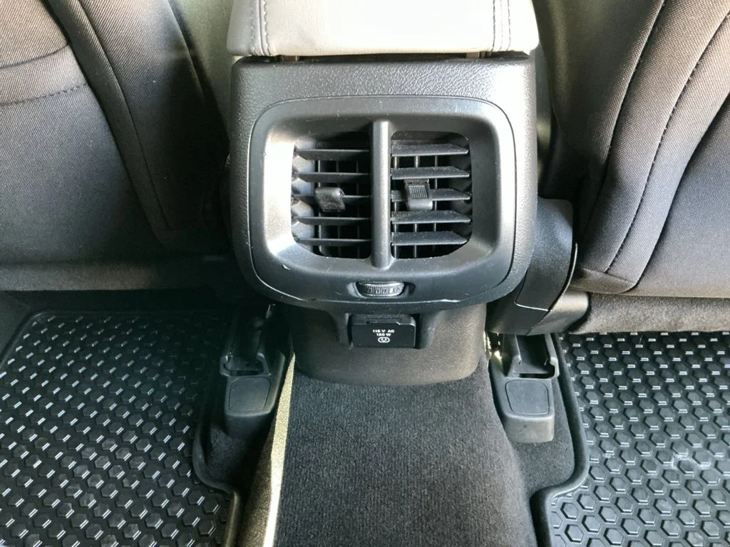 Used 2014 Black Jeep Latitude image 25