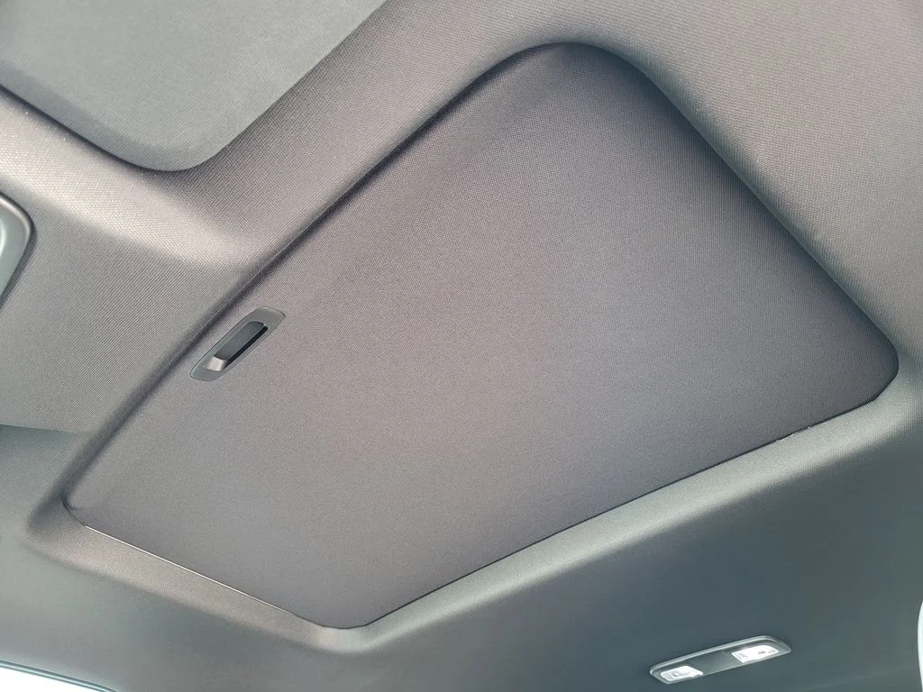 Used 2024 White Frost Tricoat GMC Denali image 20