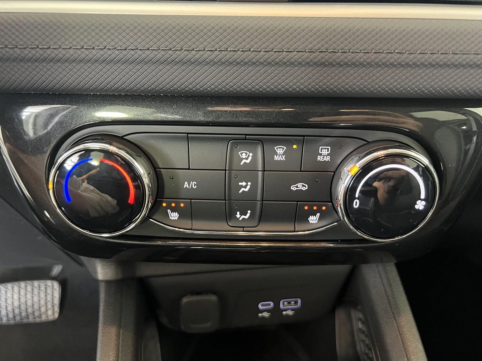 Used 2024 Summit White Chevrolet LT image 14