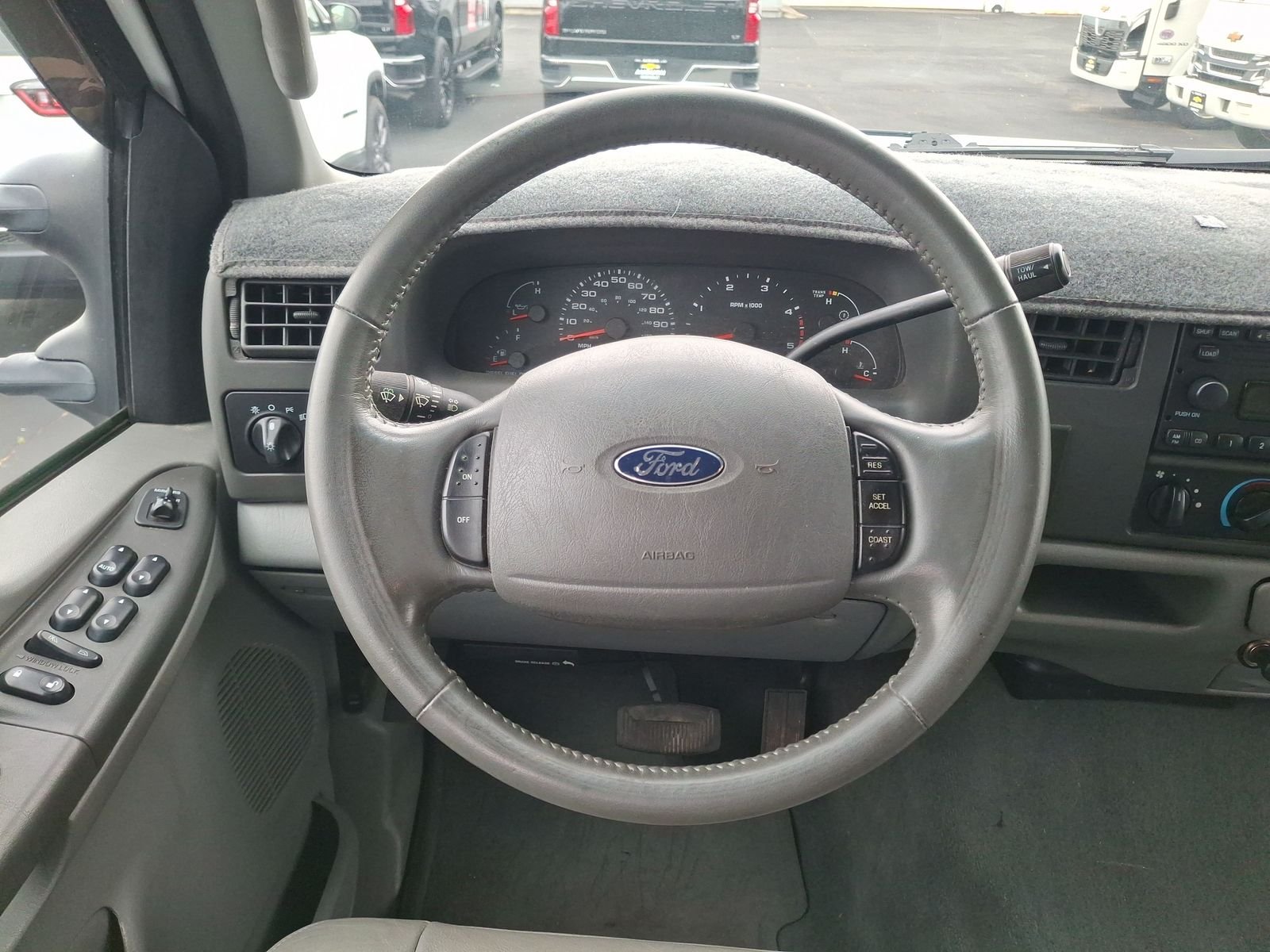 Used 2004 White Ford XL image 10