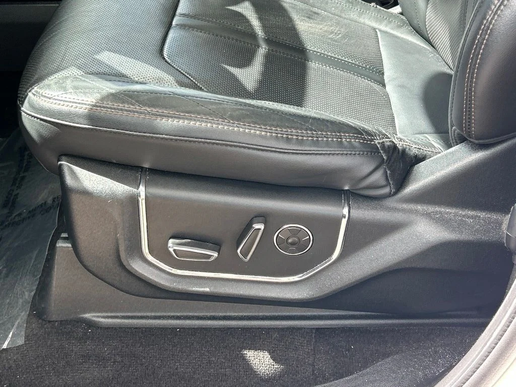 Certified Used 2019 White Platinum Clearcoat Metallic Ford Platinum image 16