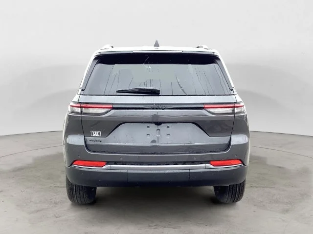 New 2026 Gray Metallic Jeep LAREDO ALTITUDE 4X4 image 5