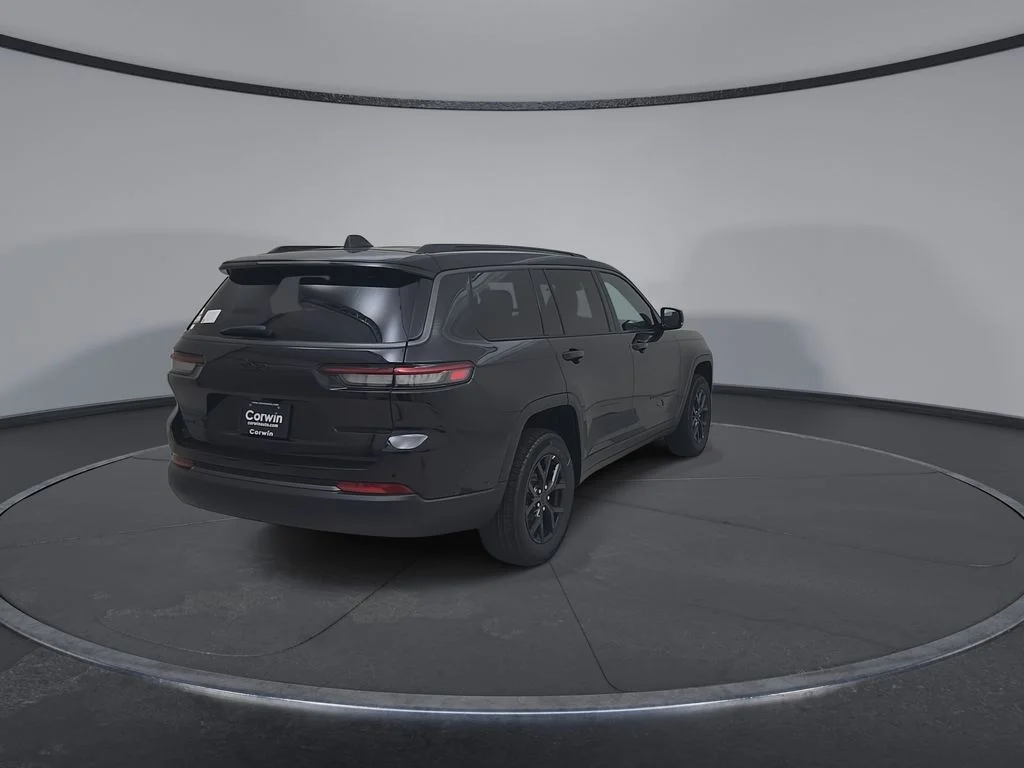 New 2026 Diamond Black Crystal Pearlcoat Jeep Altitude image 14