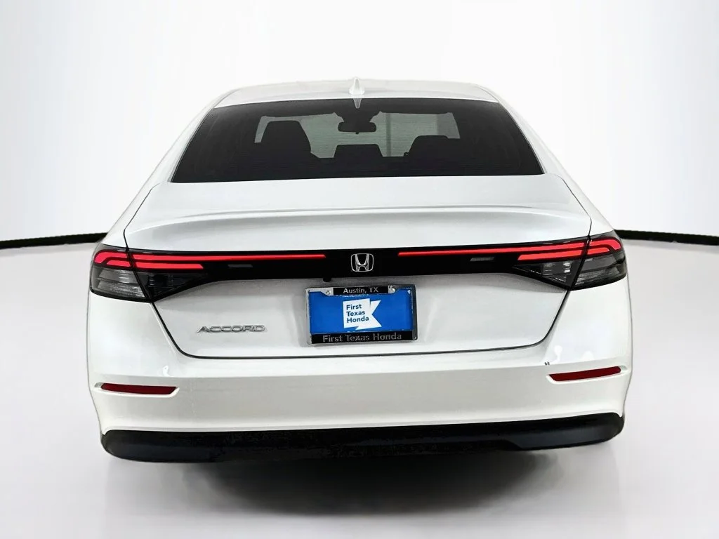 Used 2026 Platinum White Pearl Honda LX image 6