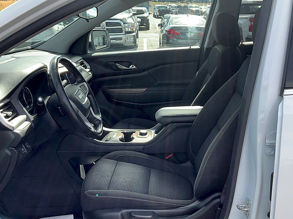 Used 2020 Summit White GMC FWD SLE image 10