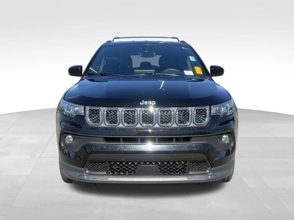 Used 2023 Black Jeep Latitude image 24