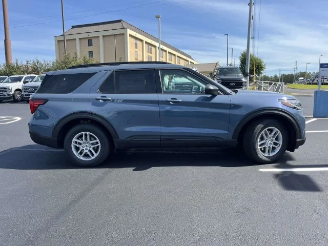 New 2026 Vapor Blue Metallic Ford Active image 4