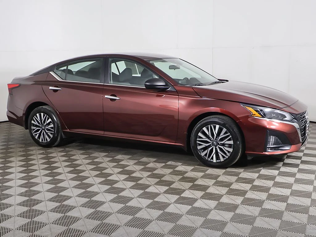 Used 2024 Red Nissan 2.5 SV image 11