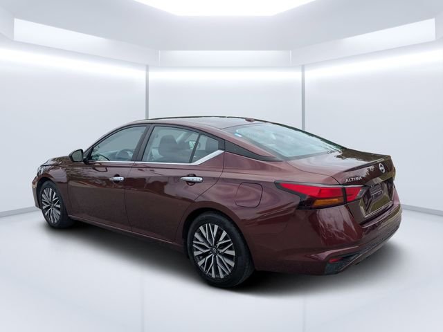 Used 2024 Red Nissan 2.5 SV image 5