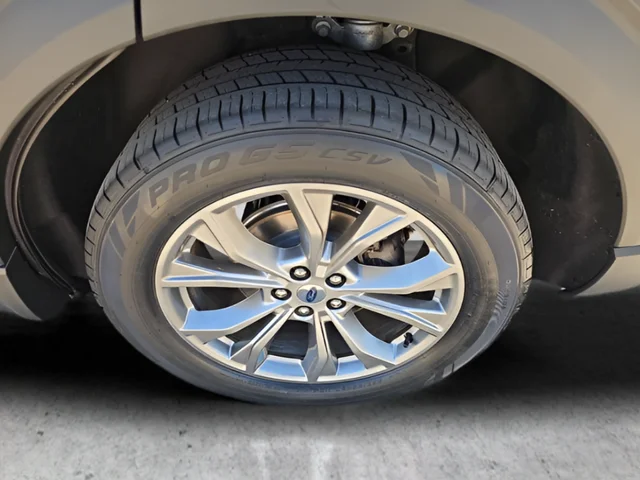 Used 2022 Black Ford Limited image 23