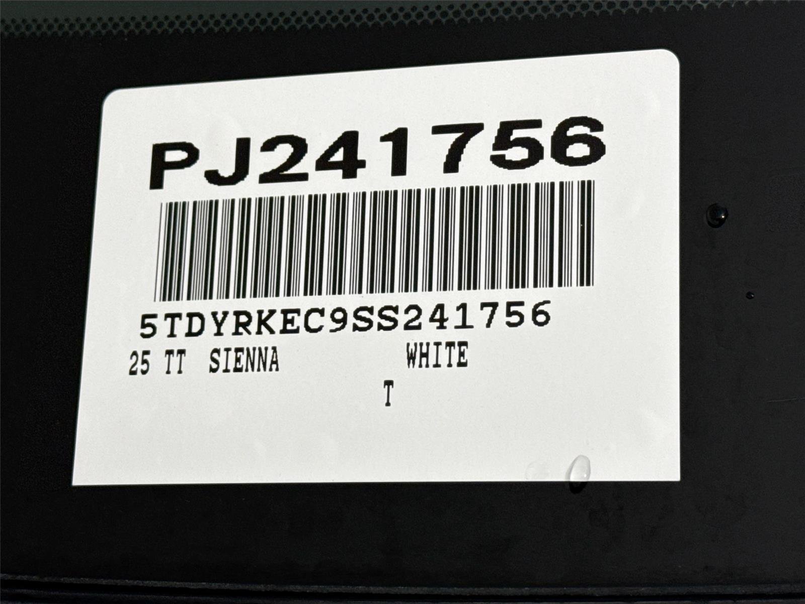 Used 2025 Wind Chill Pearl Toyota XLE 8-Passenger image 46