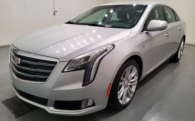 Used 2019 Silver Cadillac Luxury image 3