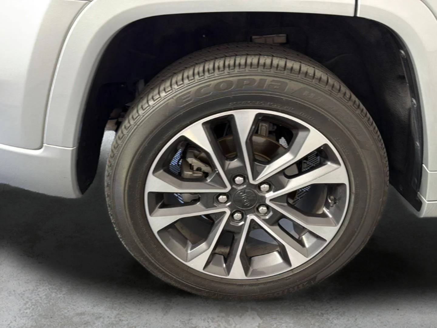 Used 2025 Silver Zynith Jeep Overland image 14