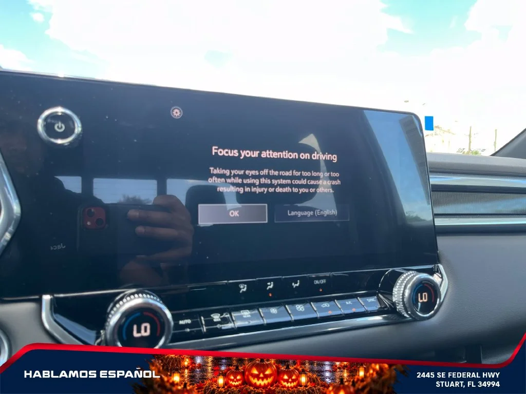 New 2026 Sterling Metallic GMC Elevation image 30