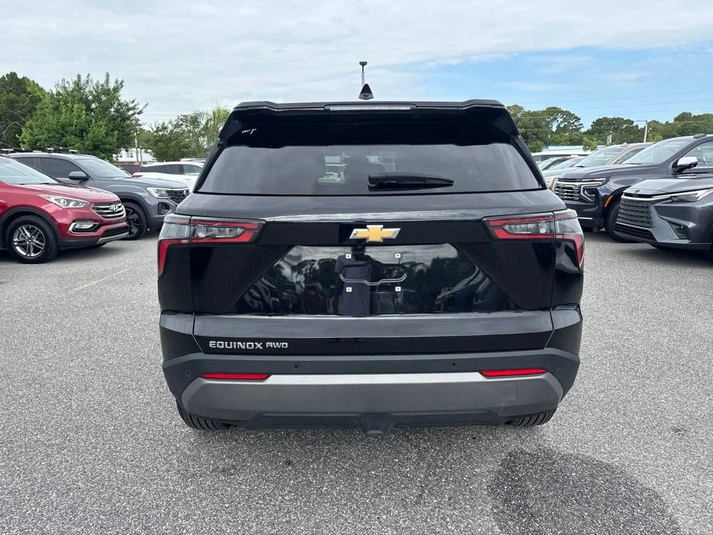 Used 2025 Mosaic Black Metallic Chevrolet LT image 3