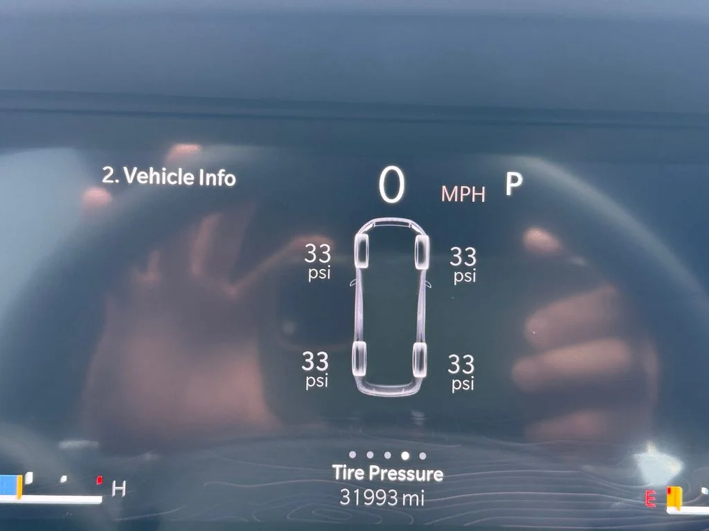 Used 2023 Black Jeep Altitude image 16