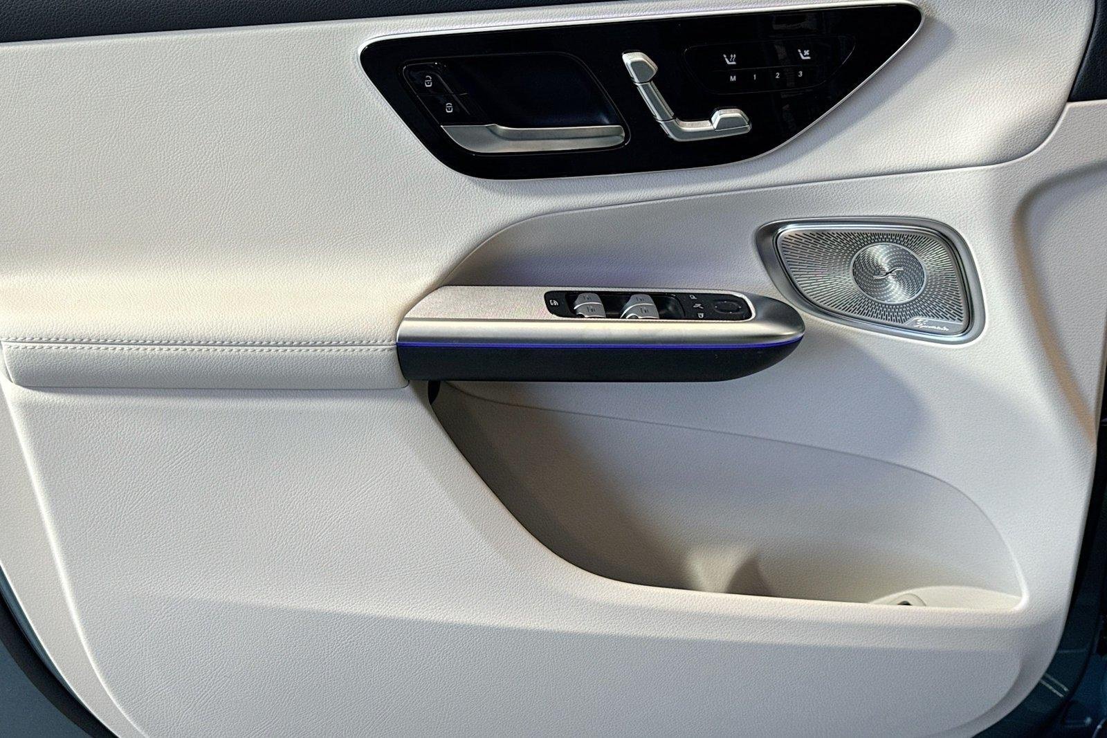 New 2026 Verde Silver Metallic Mercedes-Benz GLC 300 image 16