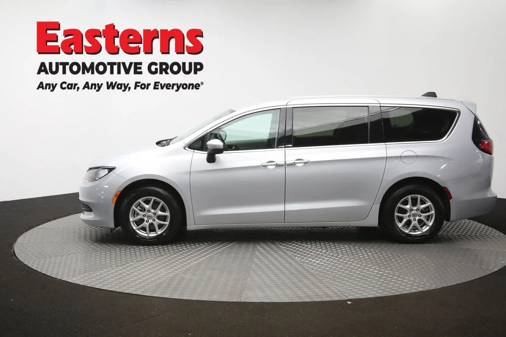 Used 2023 Silver Chrysler LX image 60